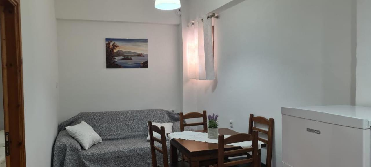 Apart-Hotel Llazari Himarë Habitación foto